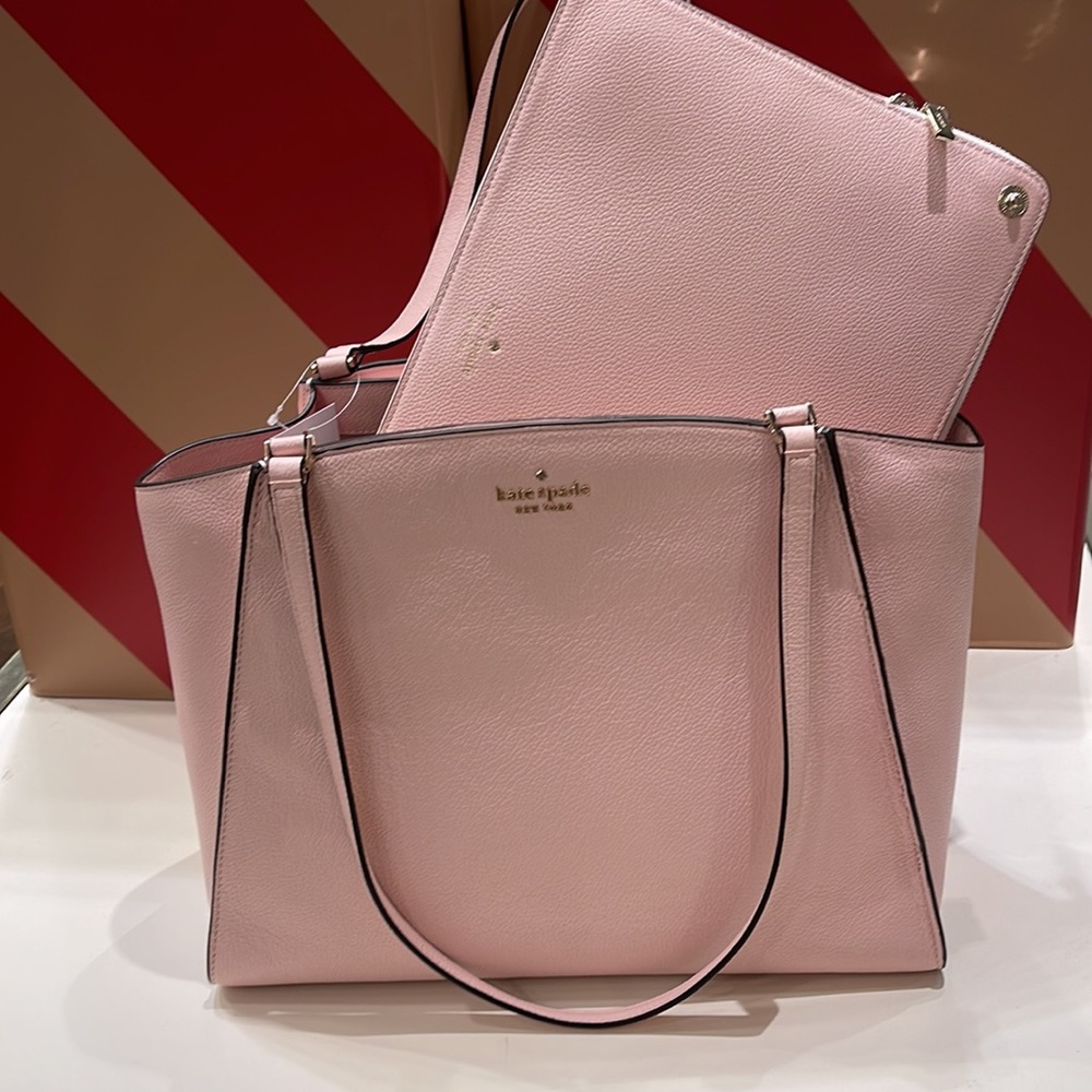 Kate Spade Brim Laptop Tote 

COLOR:
Chalk Pink - Picture 13 of 16